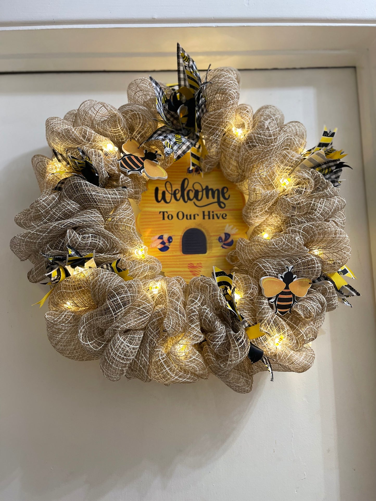 Bee Lighted Wreath