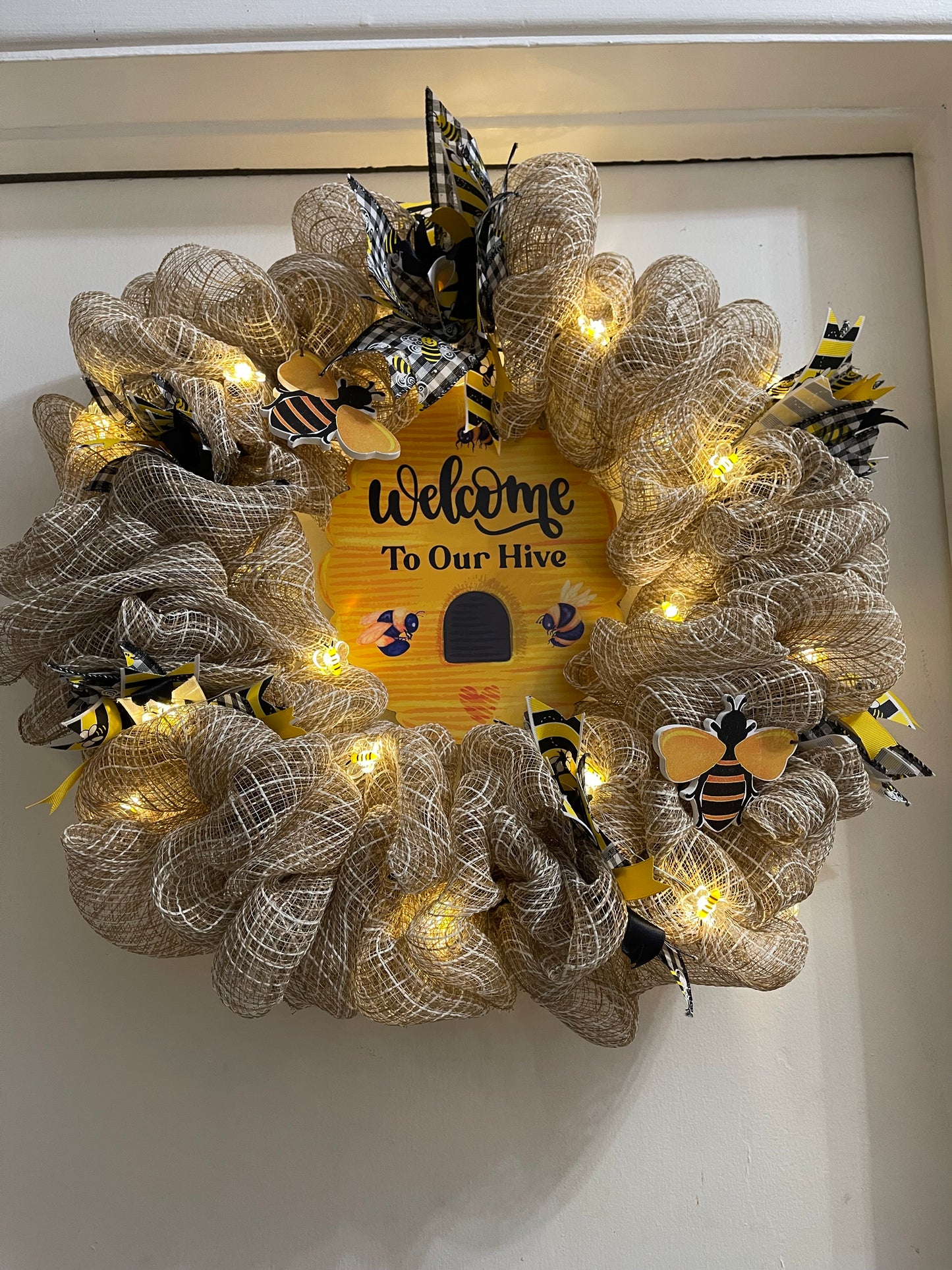 Bee Lighted Wreath